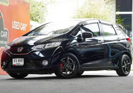2017 Honda JAZZ 1.5 V+ i-VTEC รถเก๋ง 5 ประตู ออกรถ 0 บาท