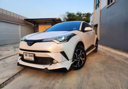 ขาย รถมือสอง 2019 Toyota C-HR 1.8 Hybrid รถเก๋ง 5 ประตู 