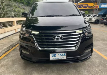 รถเจ้าของเดียว รถสวย ไม่มีชน 2019 Hyundai H-1 2.5 Deluxe รุ่น TOP ประตูสไลท์ไฟฟ้า อัตตโนมัติซ้าย+ขวา