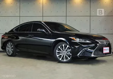 2019 Lexus ES300h 2.5 Luxury Sedan AT รับประกันแบตเตอรี่ Hybrid จาก Lexus 10ปี ไม่จำกัดระยะทาง B3982