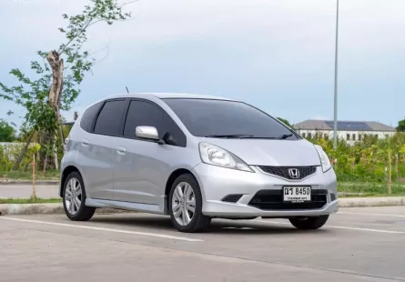 2009 Honda JAZZ 1.5 SV i-VTEC รถเก๋ง 5 ประตู ออกรถ 0 บาท