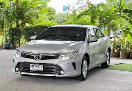 Toyota CAMRY 2.0 G รถเก๋ง 4 ประตู 