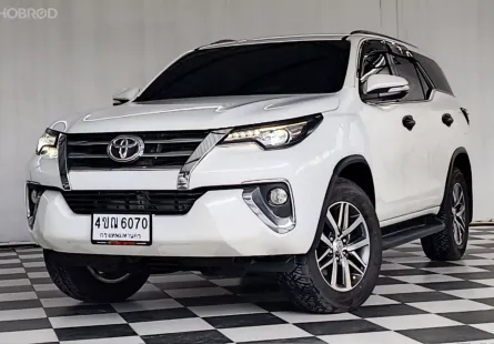 TOYOTA FORTUNER 2.4 V 2 WD เกียร์ออโต้ ปี 2015 การันตีได้รับการตรวจ 5 ดาวน์