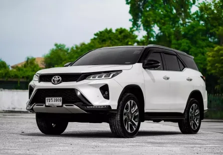 Toyota Fortuner 2.4 Legender 4×2 ปี 2021 รถมือเดียวป้ายแดง สวยมากๆ รถพร้อมใช้งาน