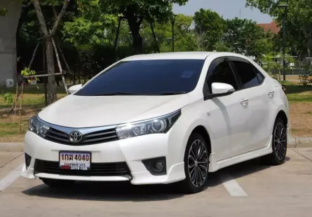 2015 Toyota Corolla Altis 1.6 E รถเก๋ง 4 ประตู 