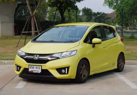 2014 Honda JAZZ 1.5 SV+ i-VTEC รถเก๋ง 5 ประตู 