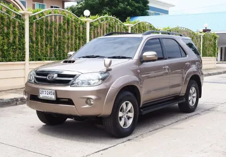 TOYOTA FORTUNER 3.0 V 4WD ปี 2005 จดปี 2006 เกียร์AUTO สภาพป้ายแดง 