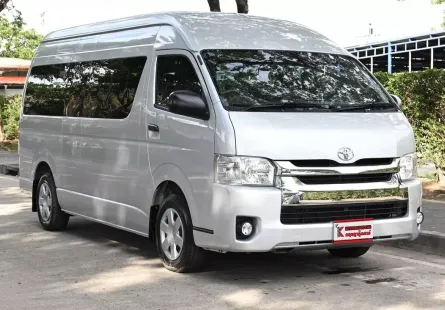 รถตู้ Toyota Commuter 3.0 D4D MT 2017 รถใช้งานในครอบครัวป้ายฟ้า ไมล์ 9 หมื่นกว่าโล