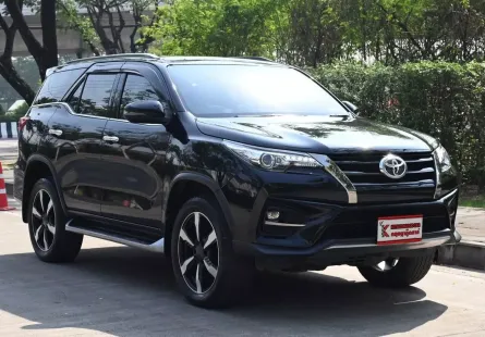 รถครอบครัว Toyota Fortuner 2.8 TRD Sportivo AT 2019 รถบ้านมือเดียวใช้งานน้อยไมล์เพียง 2 หมื่นกว่าโล 