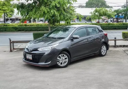 2019 Toyota YARIS 1.2 E รถเก๋ง 5 ประตู 