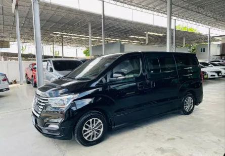 HYUNDAI H1 2.5 DELUXE ปี 2019 รถสวย สภาพพร้อมใช้งาน 11 ที่นั่ง ไมล์น้อย 8 หมื่นโล รับประกันตัวถังสวย