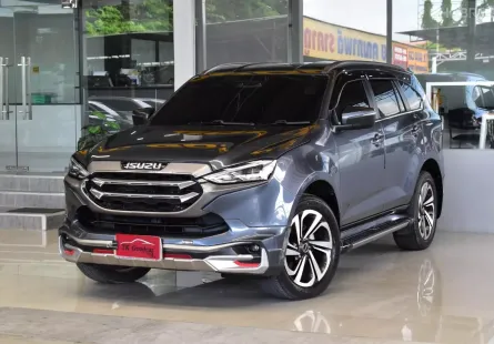 Isuzu MU-X 3.0 Ultimate 4WD ปี 2022 สวยสภาพป้ายแดง ไมล์แท้30,000โล รถบ้านมือเดียว warranty ออกรถ0บาท