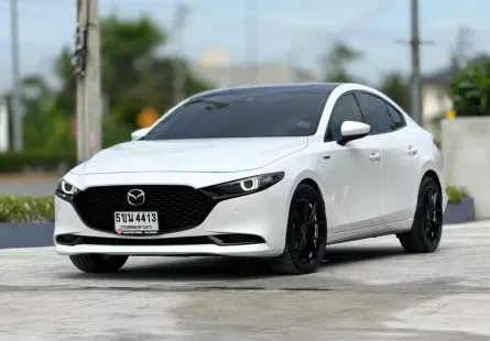 2021 Mazda 3 100th Aniversary 2.0 SP สีขาว ออฟชั่นเต็มตัว Top สุด Sunroof