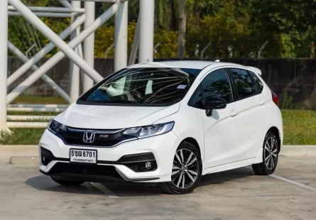 2017 Honda JAZZ 1.5 RS i-VTEC รถเก๋ง 4 ประตู 