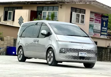 2022 Hyundai STARIA 2.2 SEL รถตู้ รถบ้านแท้