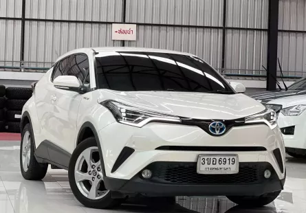 2018 Toyota C-HR 1.8 HV Mid SUV ออกรถ 0 บาท