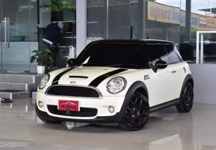 Mini Cooper Hatch 1.6 S ปี 2010 ไมล์แท้ 9x,xxx โล รถบ้านแท้ๆ ไม่เคยติดแก๊ส ซันรูฟ ภายในสีแดงตัวท๊อป