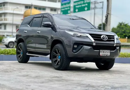 2018 Toyota Fortuner 2.4 V SUV เครดิตดีออกรถ 0 บาท