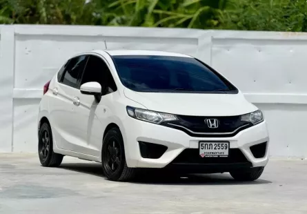 2016 Honda JAZZ 1.5 V i-VTEC รถเก๋ง 5 ประตู ฟรีดาวน์