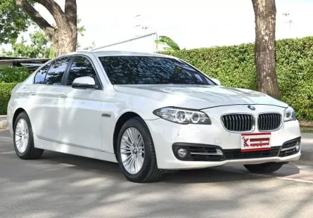 BMW 520i 2.0 F10 2015 รถบ้านมือเดียวตัวไมเนอร์เชนจ์ไฟ LCI ซื้อสดฟรีแวท 