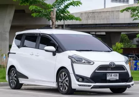 2017 Toyota Sienta 1.5 V 