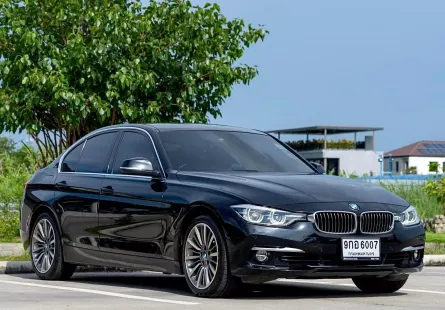 2017 BMW 330e 2.0 Luxury รถเก๋ง 4 ประตู ออกรถง่าย