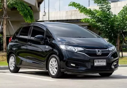 2017 Honda JAZZ 1.5 V+ i-VTEC รถเก๋ง 5 ประตู 