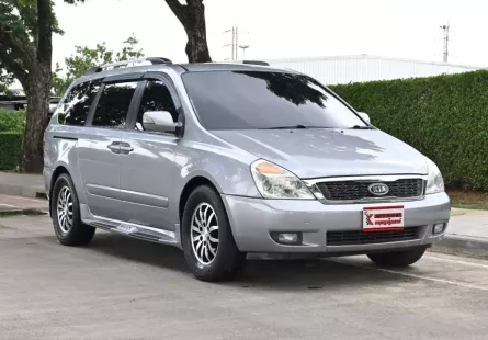 Kia Grand Carnival 2.9 CEO 2012 รถบ้านใช้งานในครอบครัวประตูไฟฟ้า 2 ฝั่ง ออปชั่นครบ ชุดแต่งรอบคัน