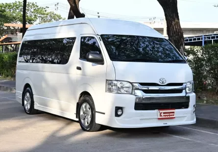 Toyota Hiace 3.0 COMMUTER D4D 2017 รถตู้ใช้งานในครอบครัวป้ายฟ้า แต่งวีไอพีชุดใหญ่เบาะ 9 ที่นั่ง 