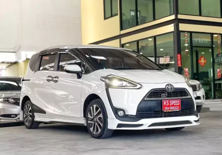 Toyota Sienta 1.5 V ปี2017 รถตู้/MPV 