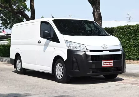 Toyota Hiace 2.8 GL 2021 รถตู้เตี้ยบรรทุกมีเบาะ 1 แถว ใช้เป็นรถเซอร์วิสได้ เครดิตดีฟรีดาวน์