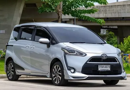 2018 Toyota Sienta 1.5 V ออกรถฟรี