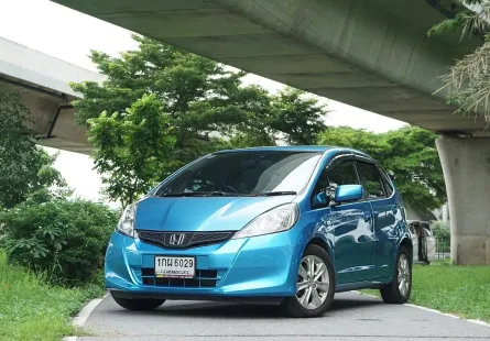 2012 Honda JAZZ 1.5 V รถเก๋ง 5 ประตู 