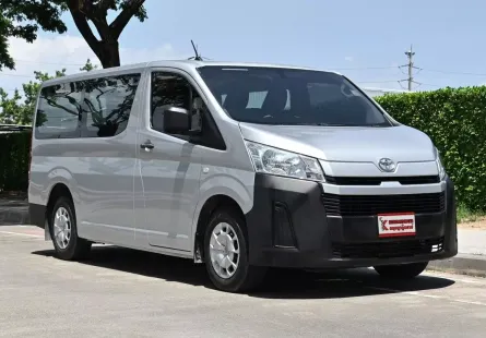 Toyota Hiace 2.8 ECO ปี 2020 รถตู้บรรทุกเจาะกระจกเบาะ 1 แถว พร้อมใช้งาน