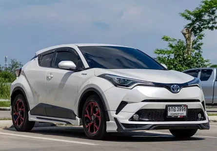 2019 Toyota C-HR 1.8 Hybrid SUV ออกรถง่าย