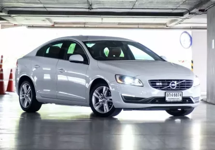 2014 Volvo S60 1.6 T4F รถเก๋ง 4 ประตู ออกรถง่าย รถสวย ไมล์น้อย 