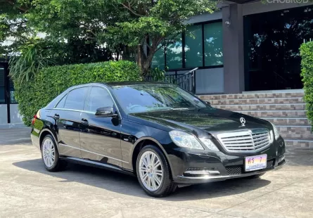 2013 BENZ E200 CGI 7เกียร์ รถออกศูนย์ BENZ THAILAND รถวิ่งน้อย เข้าศูนย์ทุกระยะ ไม่เคยมีอุบัติเหตุ