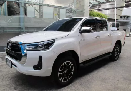 2021 TOYOTA REVO DOUBBLECAB 2.4 MID PRE RUNNER (BI-LED) เกียร์ธรรมดา สีขาว รถสวยสภาพใหม่ ฟรีดาวน์