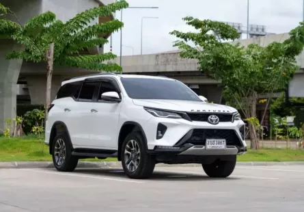 ขายรถ TOYOTA FORTUNER 2.4 LEADER V 2WD ปีจด 2023