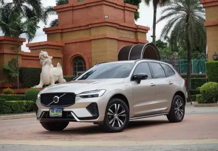 2022 Volvo XC60 Recharge 2.0 Plus T8 Plug-in Hybrid Dark SUV รถสวย ไมล์น้อย มือเดียวป้ายแดง 