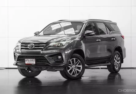 2015 Toyota Fortuner 2.4 V SUV ออกรถ 0 บาท