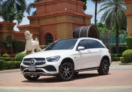 2022 MERCEDES-BENZ GLC300e AMG Dynamic