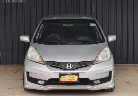 2013 Honda JAZZ 1.5 SV รถเก๋ง 5 ประตู รถสวย