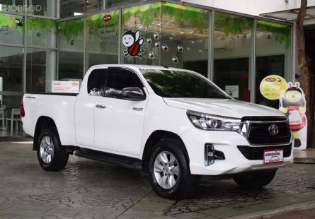 ชายรถ Toyota HiluxRevo 2.4 Prerunner E Plus ปี 2019 MT