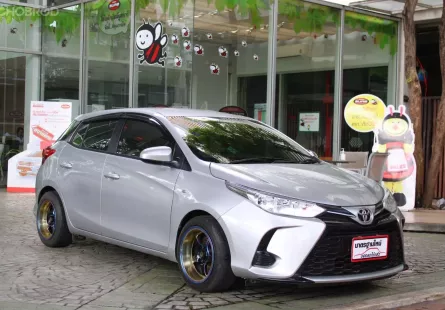 ขายรถ TOYOTA YARIS 1.2 ENTRY เกียร์ AUTO สีเทา ปี 2021