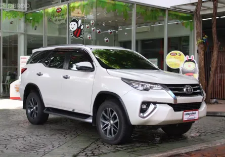 ขายรถ Toyota Fortuner 2.8 V 2WD AUTO สีขาว ปี 2018 