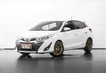 2017 Toyota YARIS 1.2 E รถเก๋ง 5 ประตู 