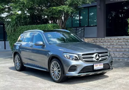 2018 BENZ GLC 250D AMG รถมือเดียวออกป้ายแดง รถวิ่งน้อย เข้าศูนย์ทุกระยะ ไม่เคยมีอุบัติเหตุครับ