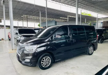 HYUNDAI H1 2.5 DELUXE ปี 2019 รถบ้าน มือแรกออกห้าง ไมล์น้อย 7 หมื่นโล ประตูไฟฟ้า รับประกันตัวถังสวย