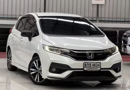 2017 Honda JAZZ 1.5 RS i-VTEC รถเก๋ง 5 ประตู ฟรีดาวน์